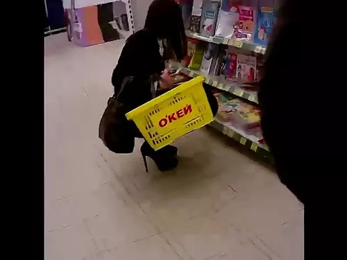 Jauna blondinė pakli ...