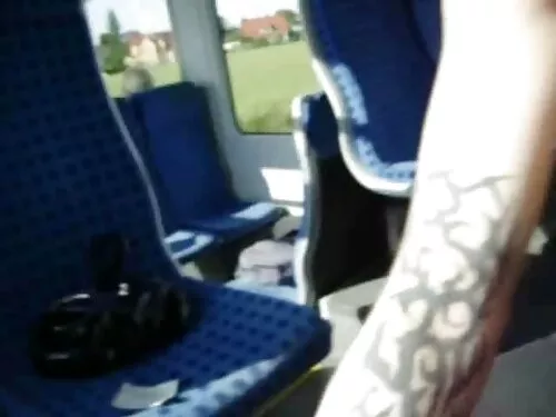 Jauna blondinė glost ...