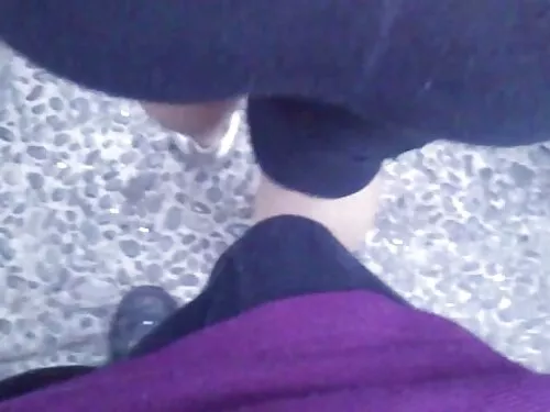 Jauna brunetė plakta ...